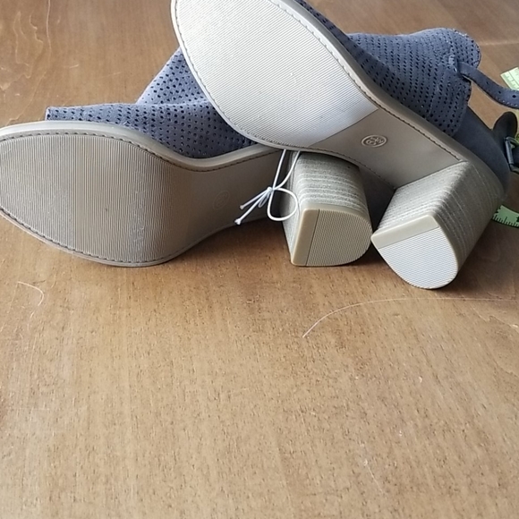 Gray Lizzy Universal thread bootie shoes - Picture 5 of 9